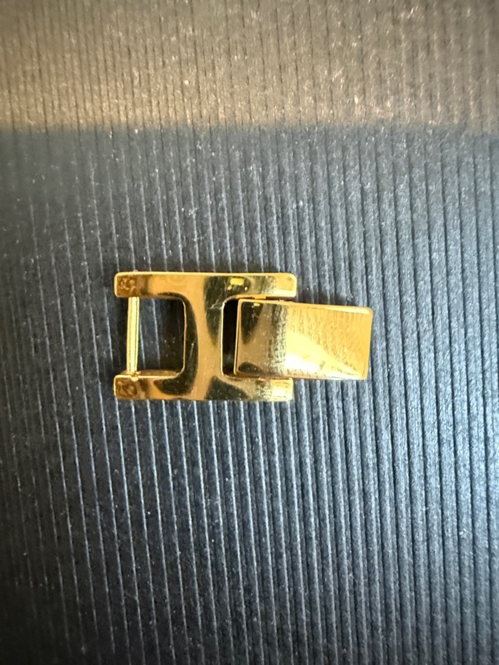 Gucci Gold-Tone Rectangular Mother-of-Pearl Bangle Watch - Picture 9 of 9